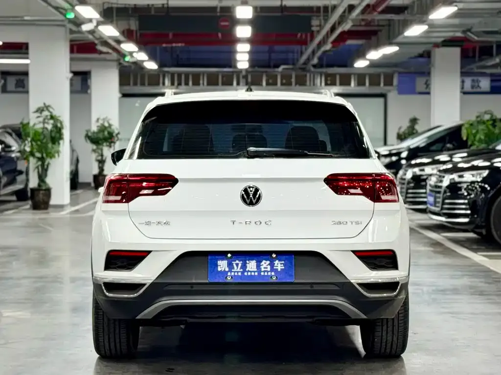 Volkswagen T-Roc — фото 9