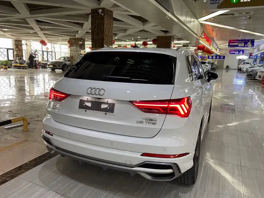 Audi Q3 — фото 10