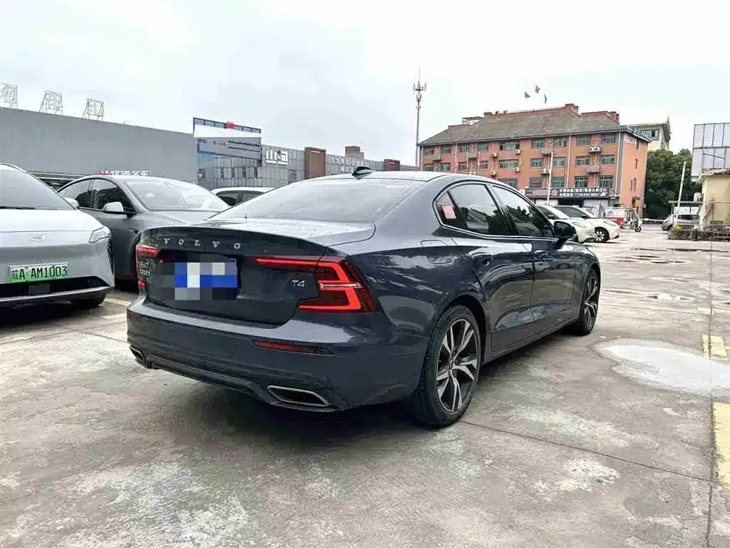 Volvo S60 — фото 4