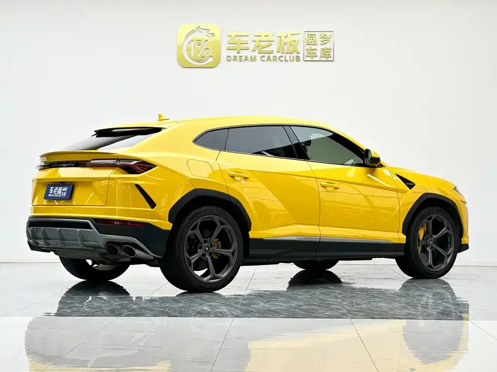 Lamborghini Urus — фото 9