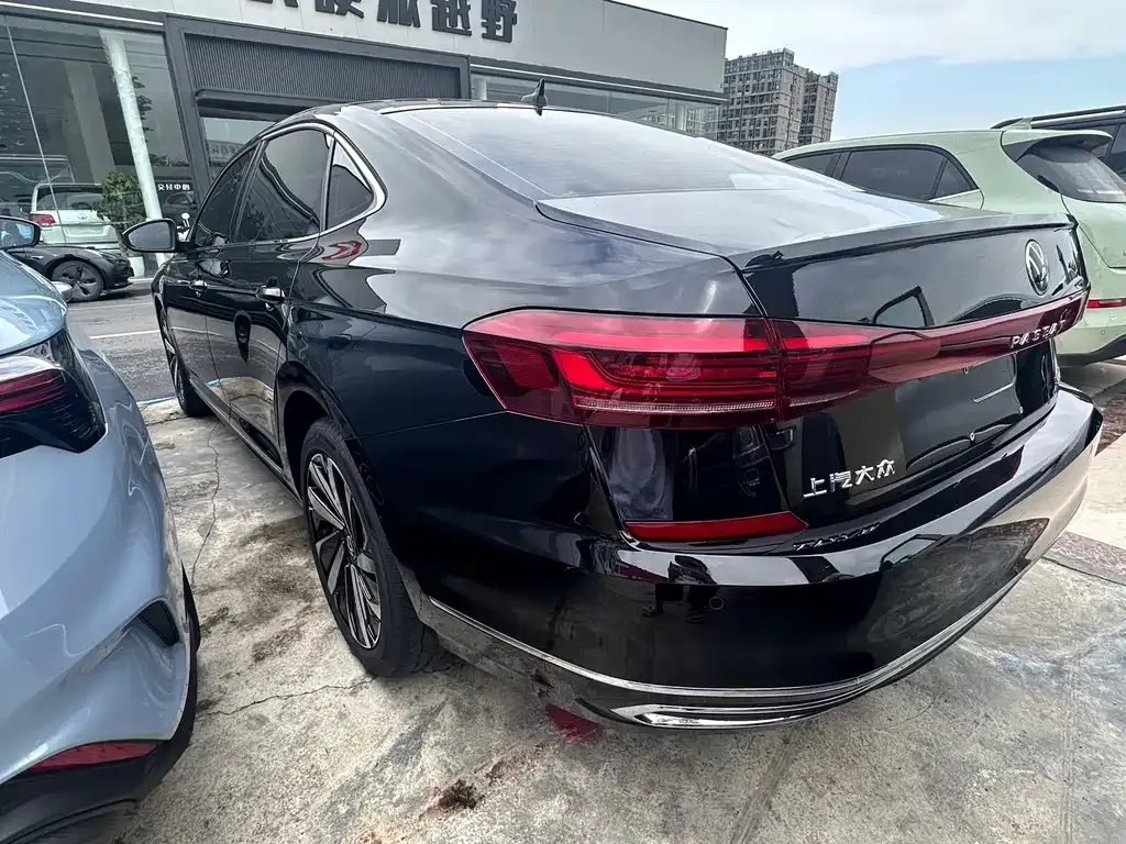Volkswagen Passat — фото 5