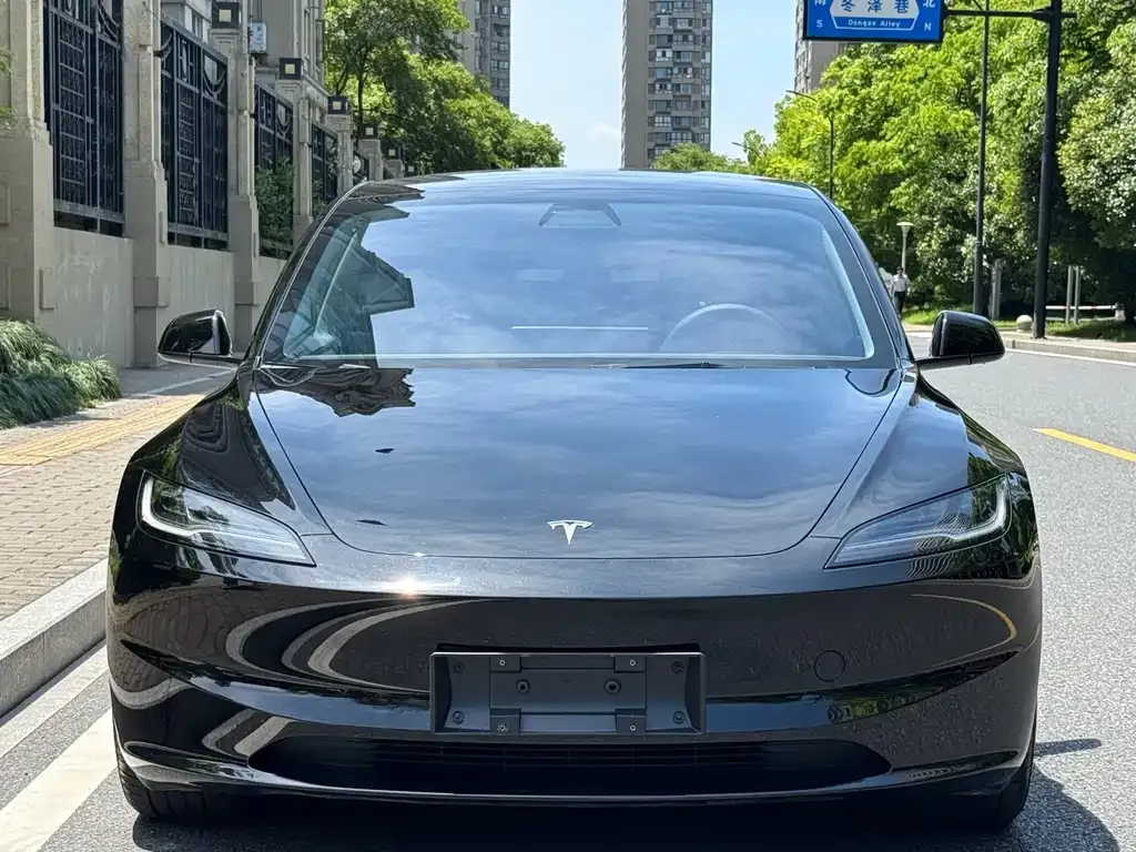 Tesla Model 3 — фото 8