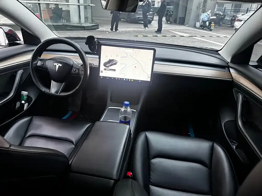 Tesla Model 3 — фото 6