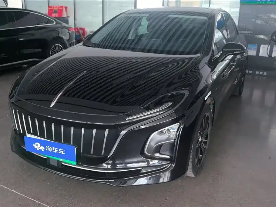 Hongqi E-QM5 — фото 1