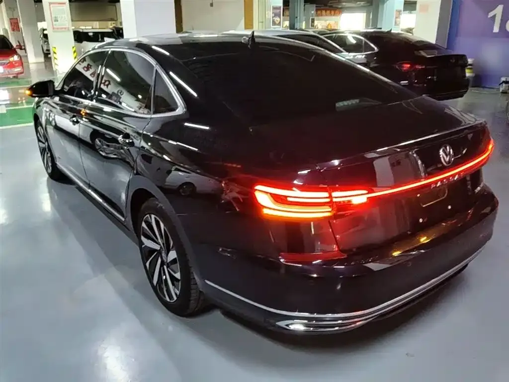 Volkswagen Passat — фото 4