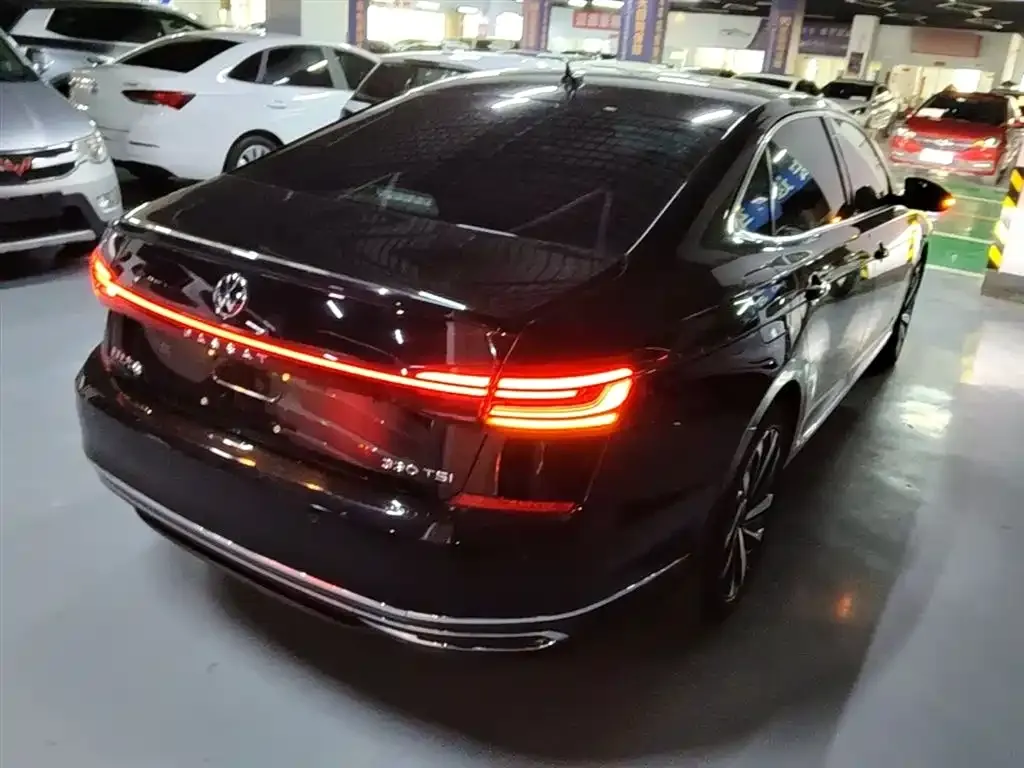 Volkswagen Passat — фото 8