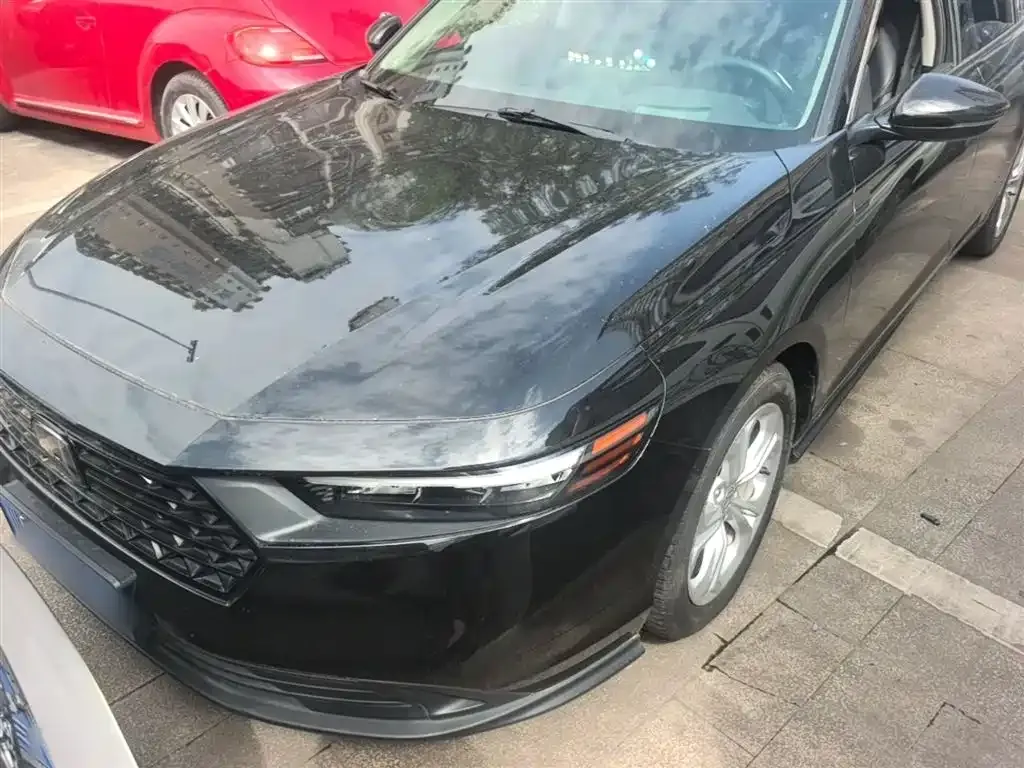 Honda Accord — фото 1