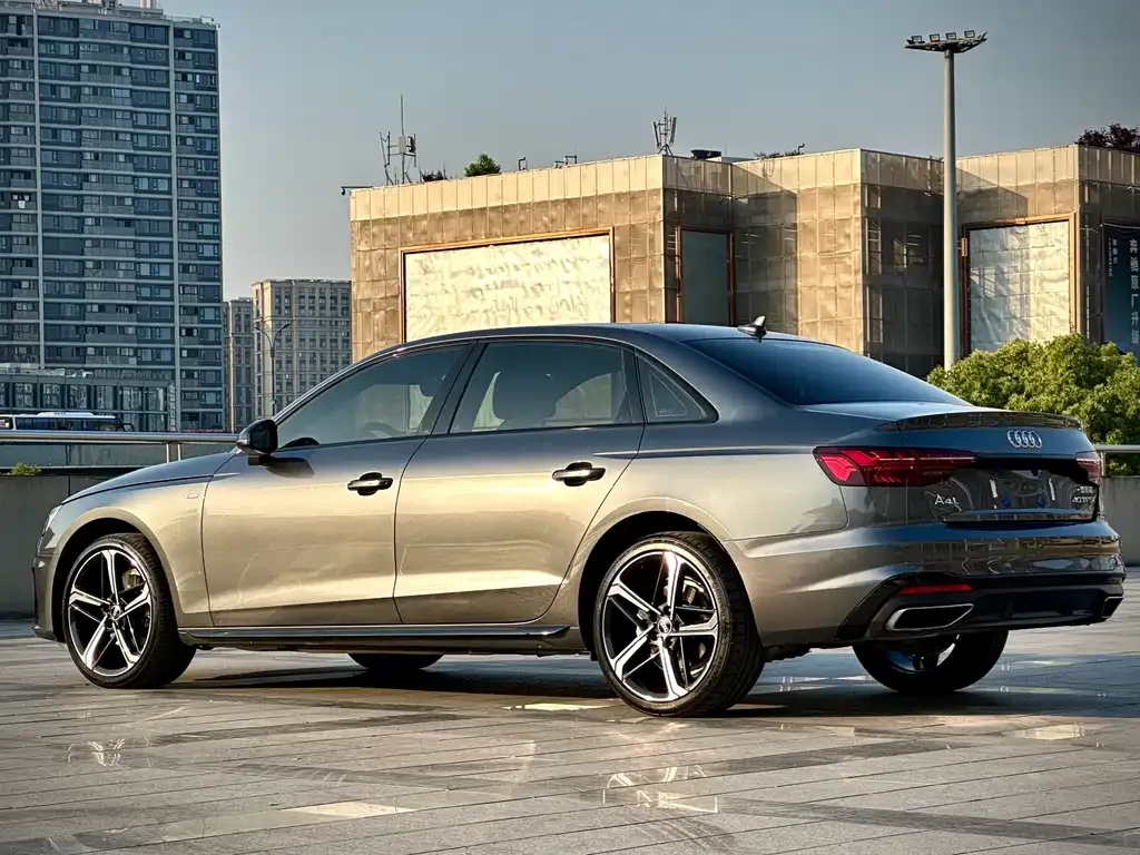 Audi A4L — фото 4