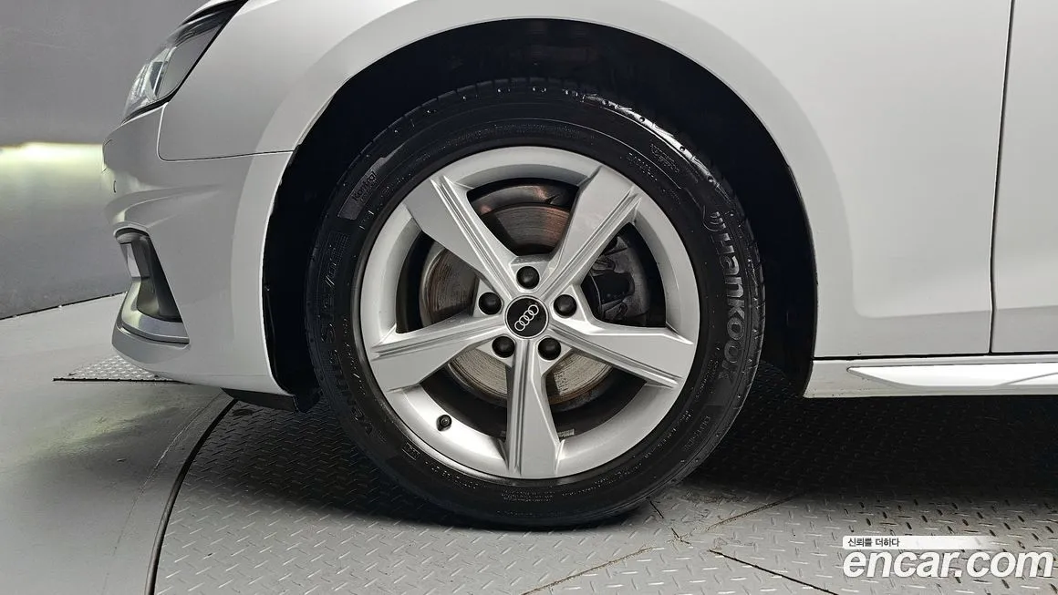 Audi A4 2021 из KR, фото 5