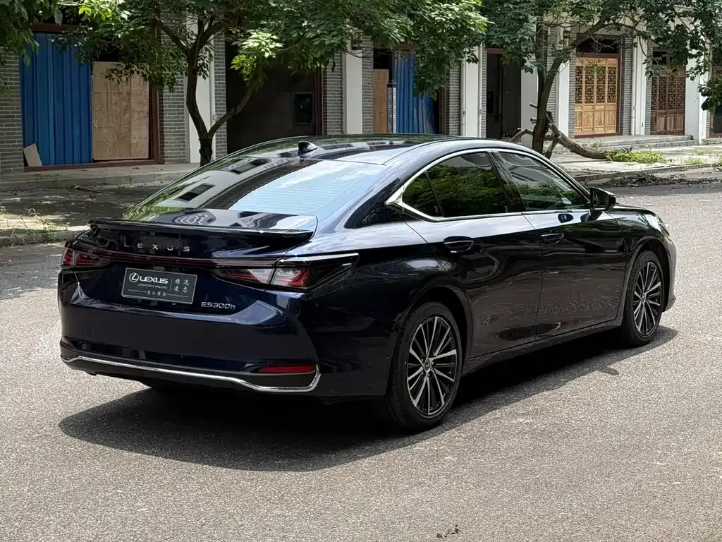 Lexus ES — фото 4