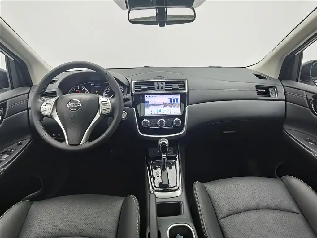 Nissan Tiida 2024 из CN, фото 10