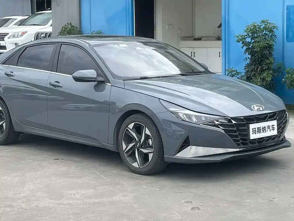 Hyundai Elantra — фото 6