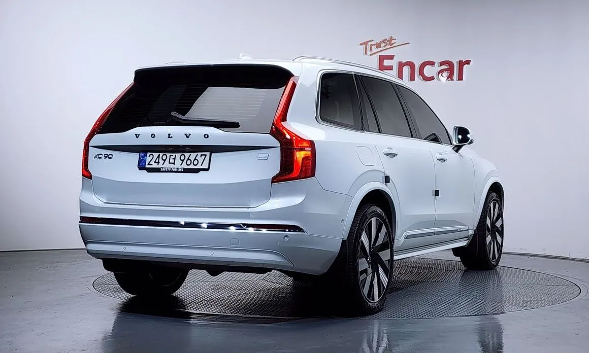 Volvo XC90 2024 из KR, фото 7