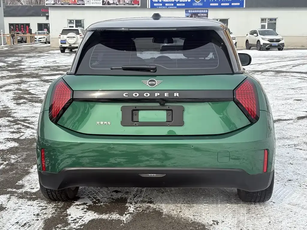 MINI Cooper EV 2024 из CN, фото 3