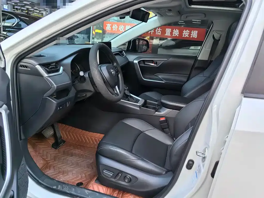 Toyota Wildlander — фото 10