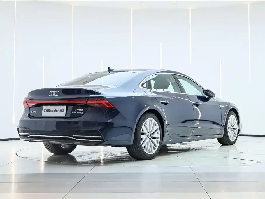 Audi A7L — фото 3