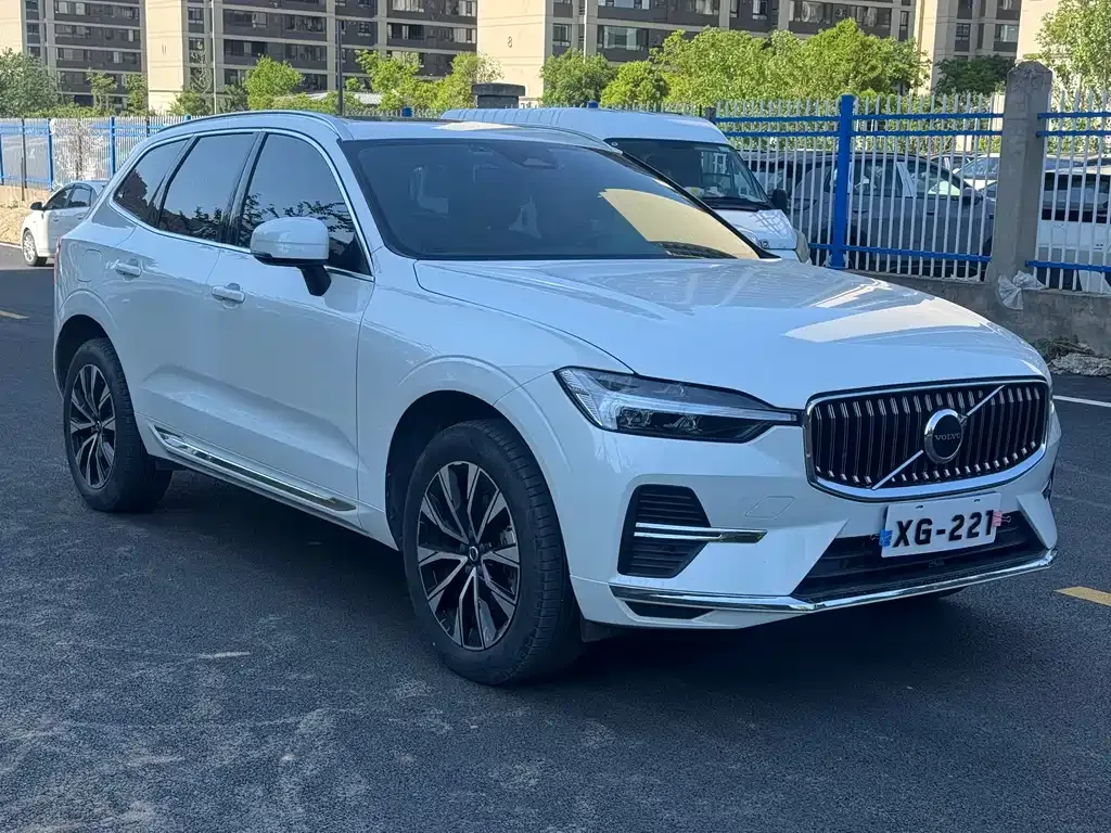 Volvo XC60 — фото 6