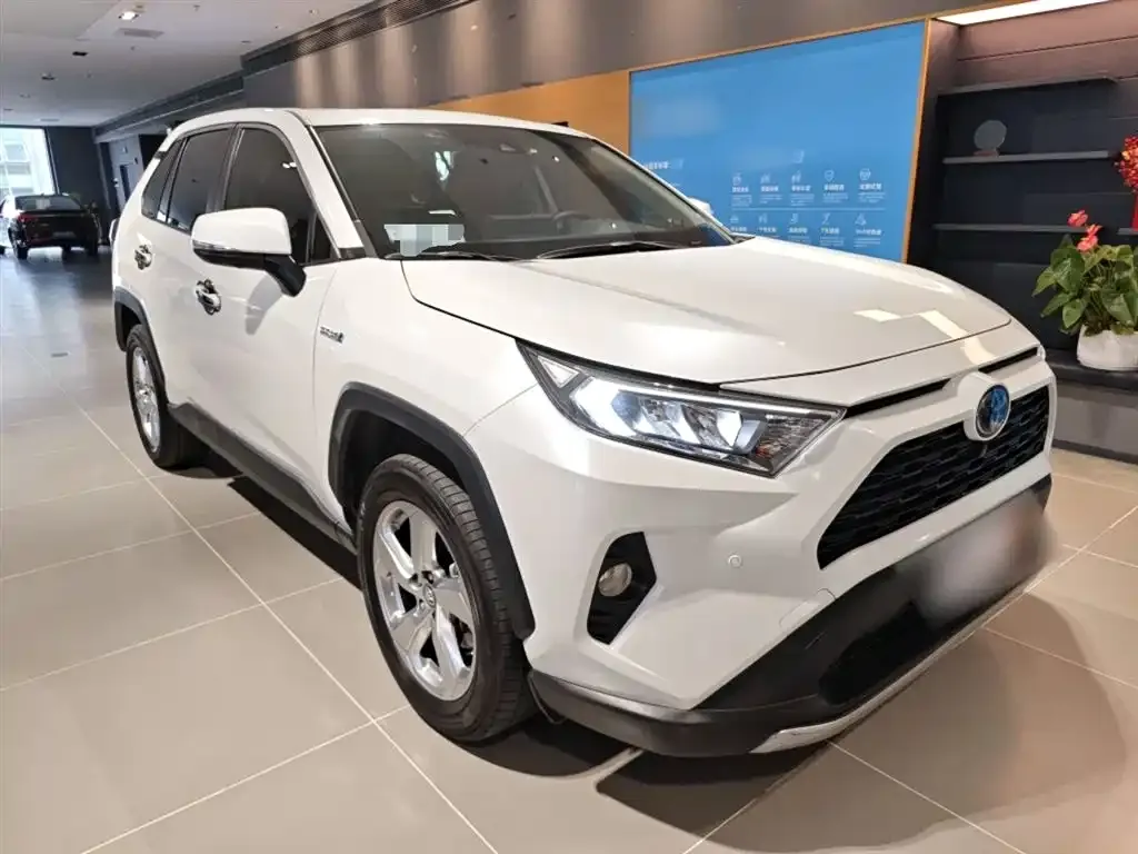 Toyota RAV4 — фото 6
