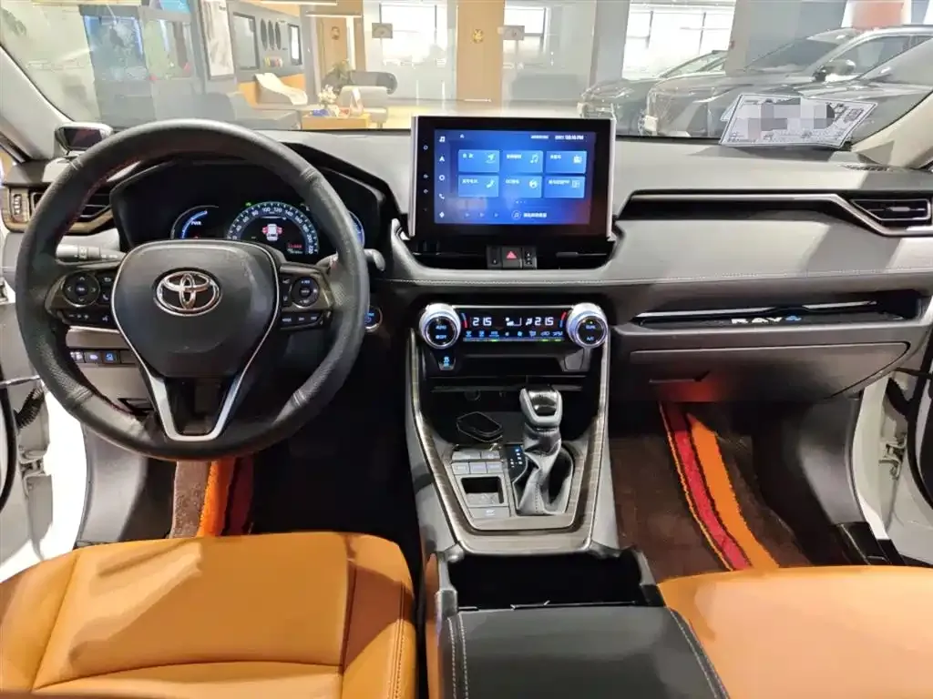 Toyota RAV4 — фото 9