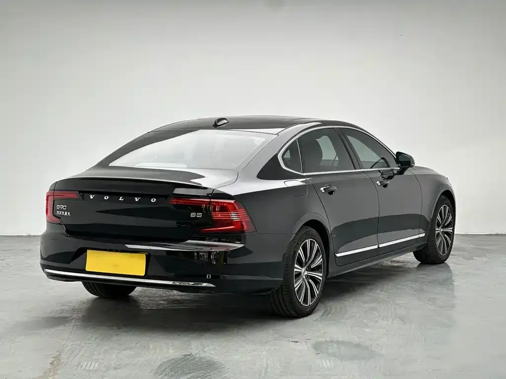 Volvo S90 — фото 3
