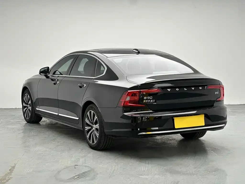 Volvo S90 — фото 5