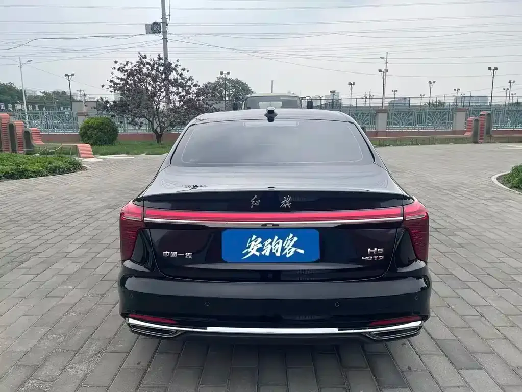 Hongqi H5 — фото 3