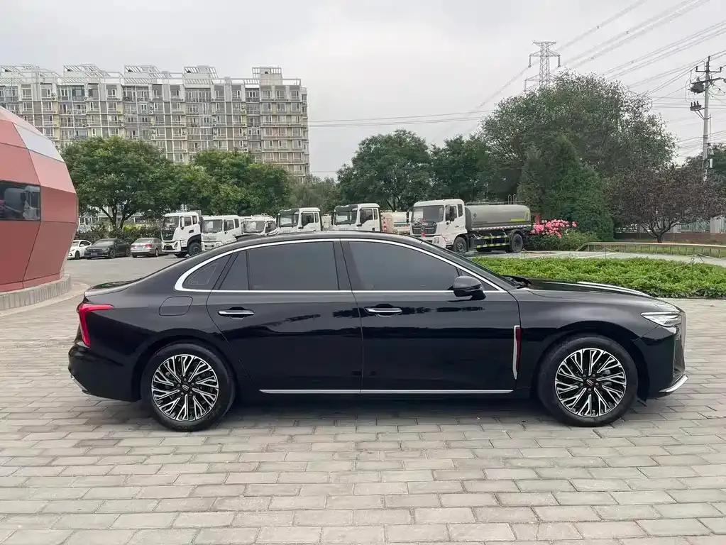 Hongqi H5 — фото 9