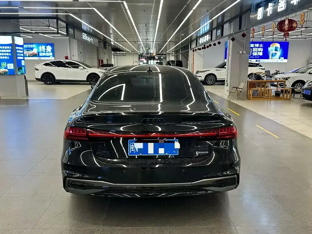 Audi A7L — фото 2