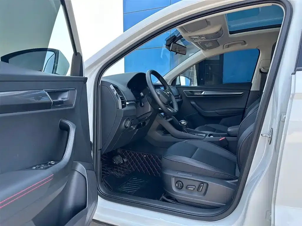 Skoda Karoq — фото 7