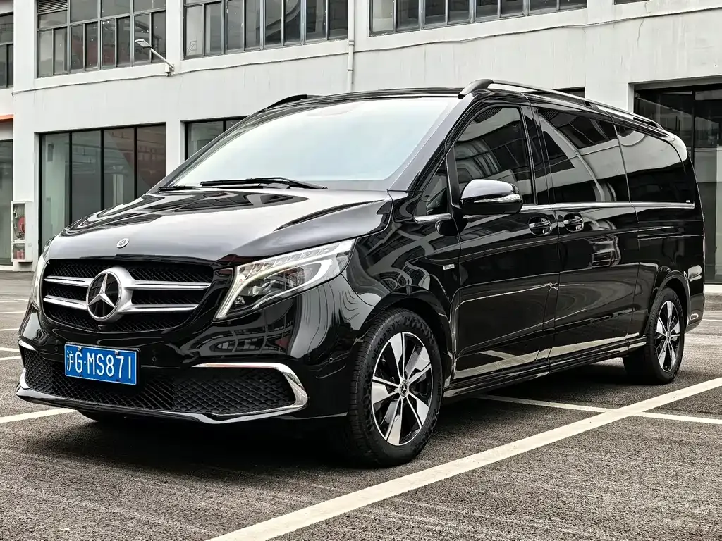 Mercedes-Benz V-Class — фото 1