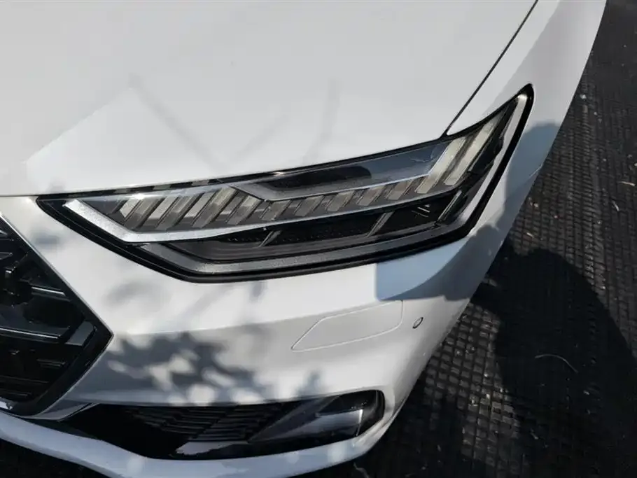 Audi A7L — фото 2