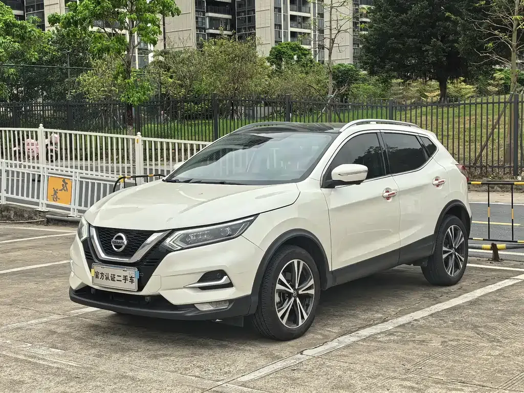 Nissan Qashqai — фото 1
