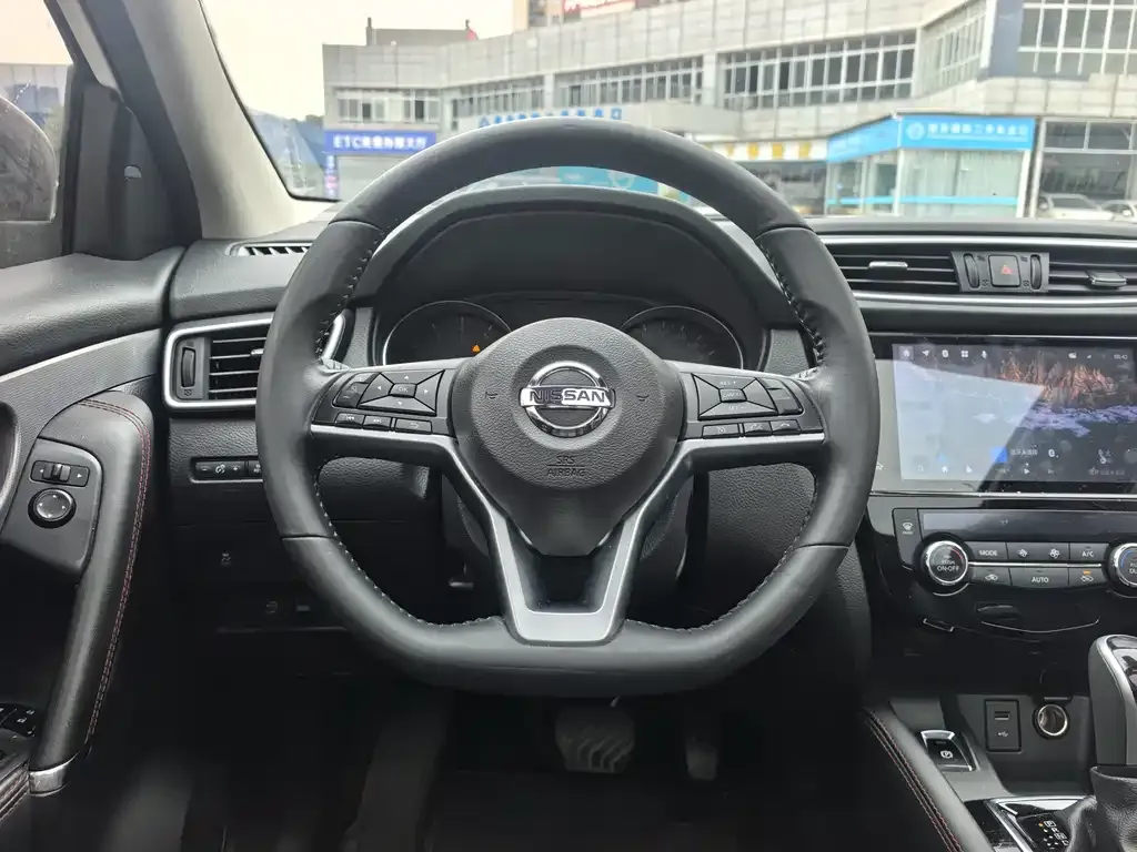 Nissan Qashqai — фото 5