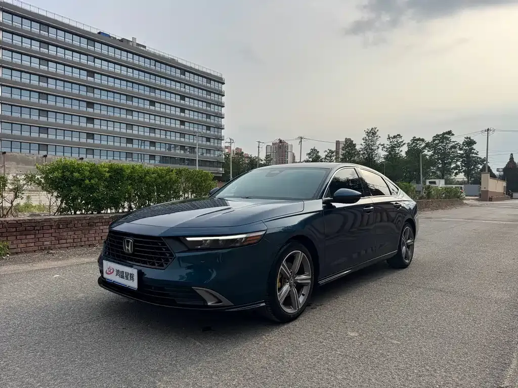Honda Accord — фото 1