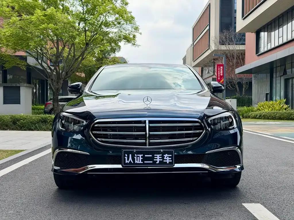 Mercedes-Benz E-Class — фото 10
