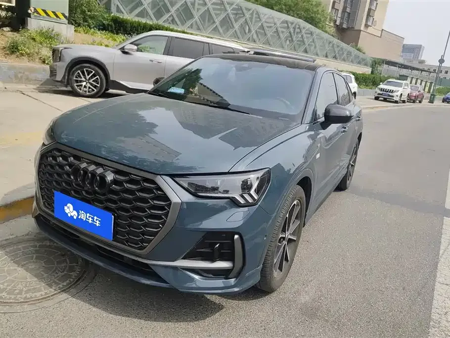 Audi Q3 Sportback — фото 1