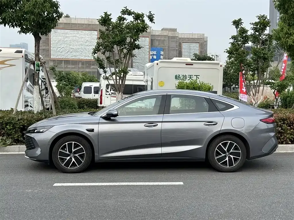 BYD Qin L — фото 6