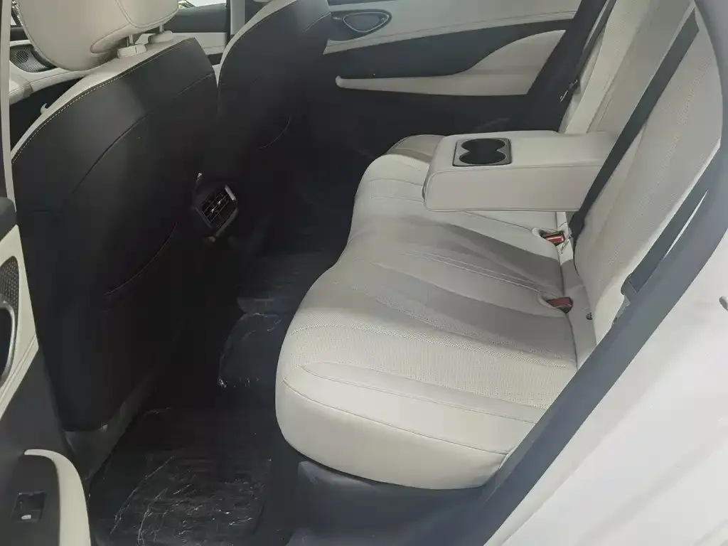 BYD Seal 05 DM-i — фото 3