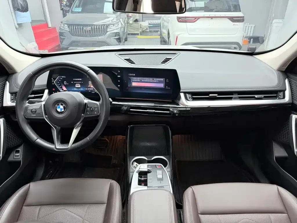 BMW X1 — фото 9
