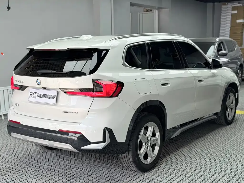 BMW X1 — фото 10
