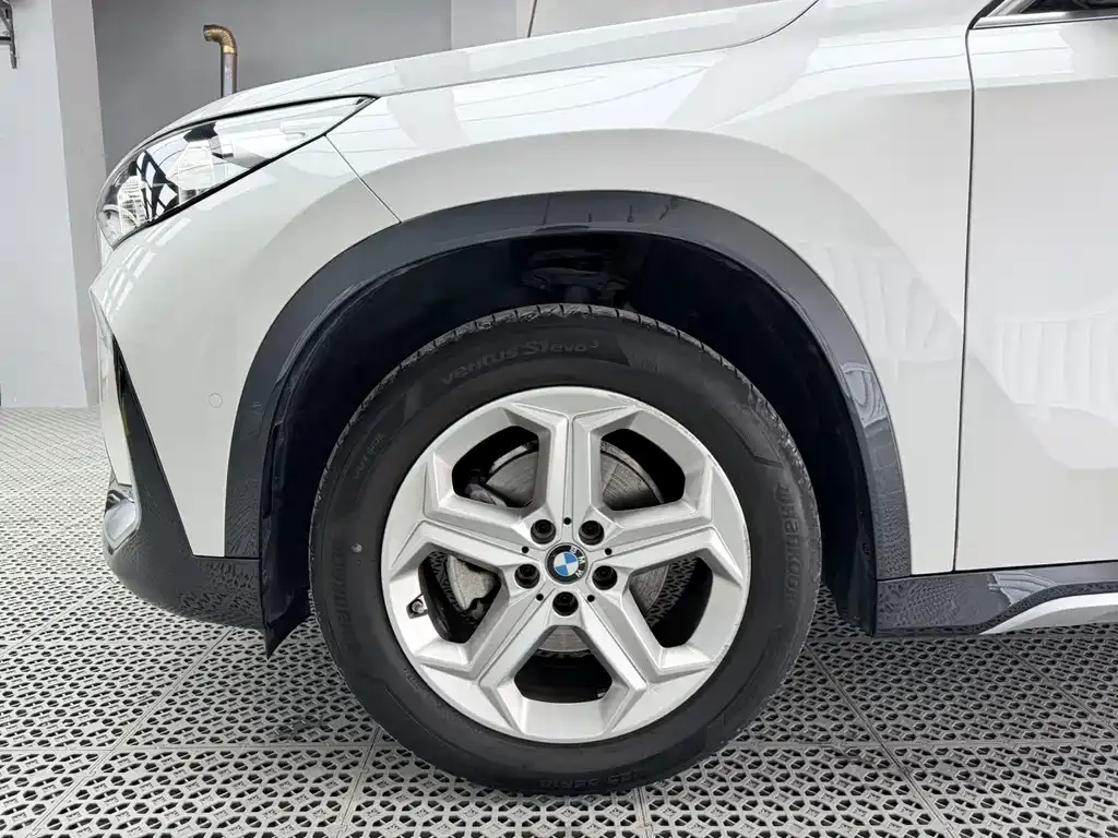 BMW X1 — фото 2