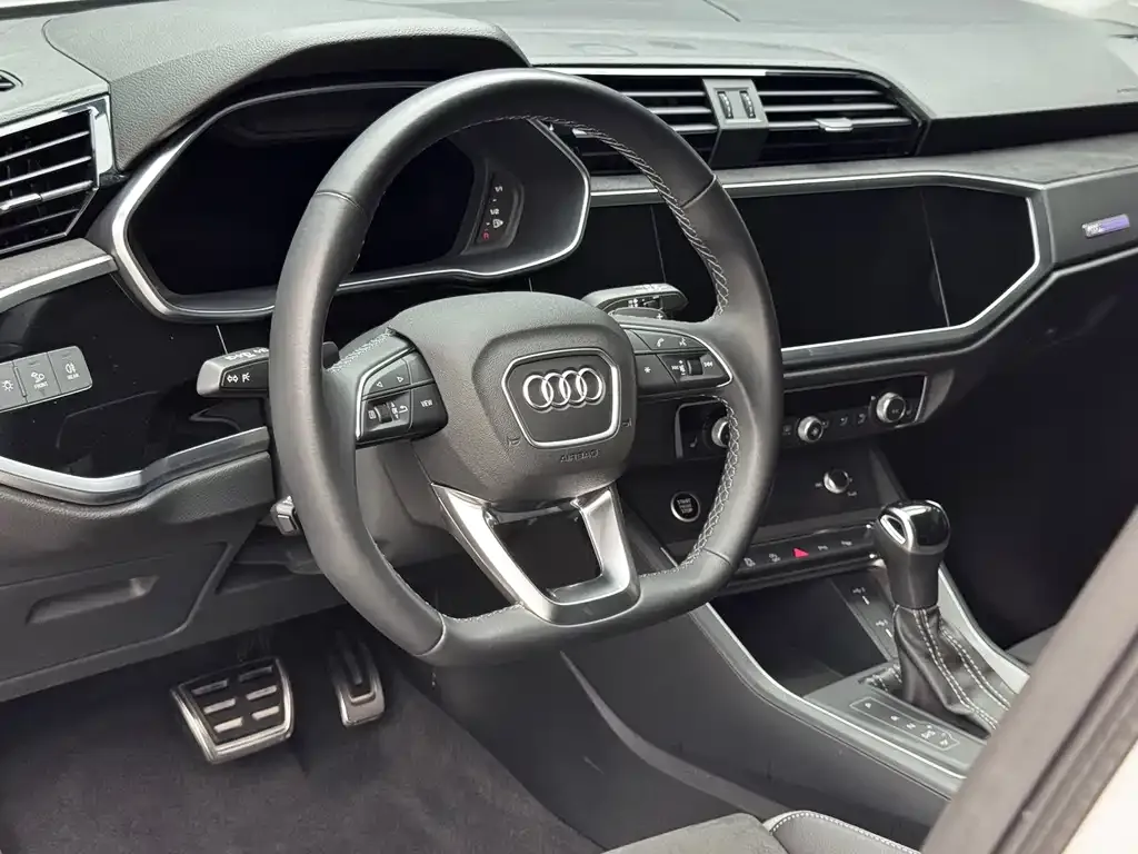 Audi Q3 2022 из CN, фото 3