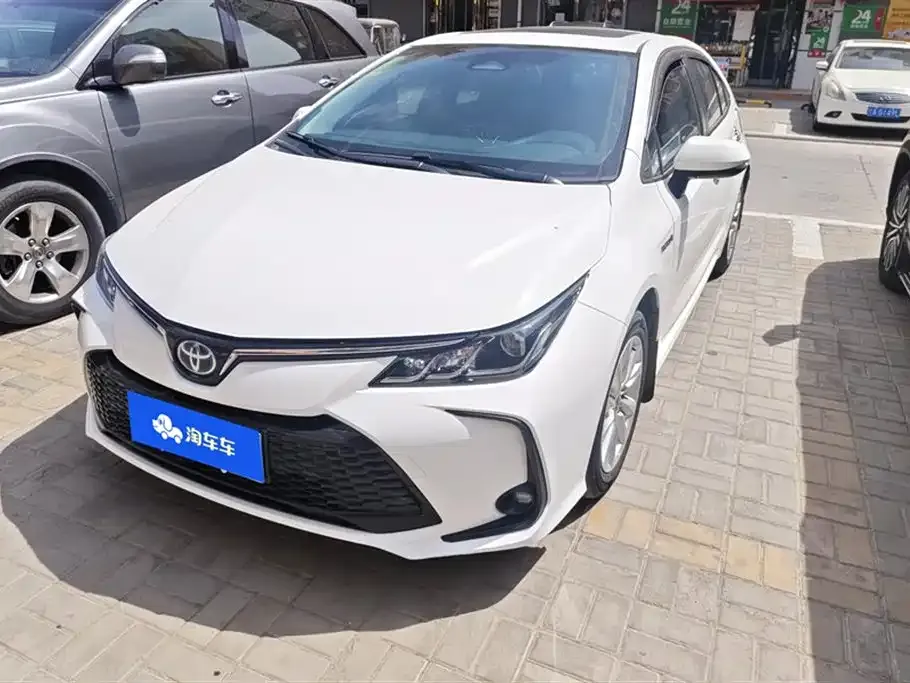 Toyota Corolla — фото 1