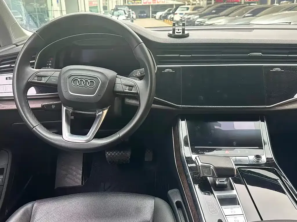 Audi Q7 — фото 6