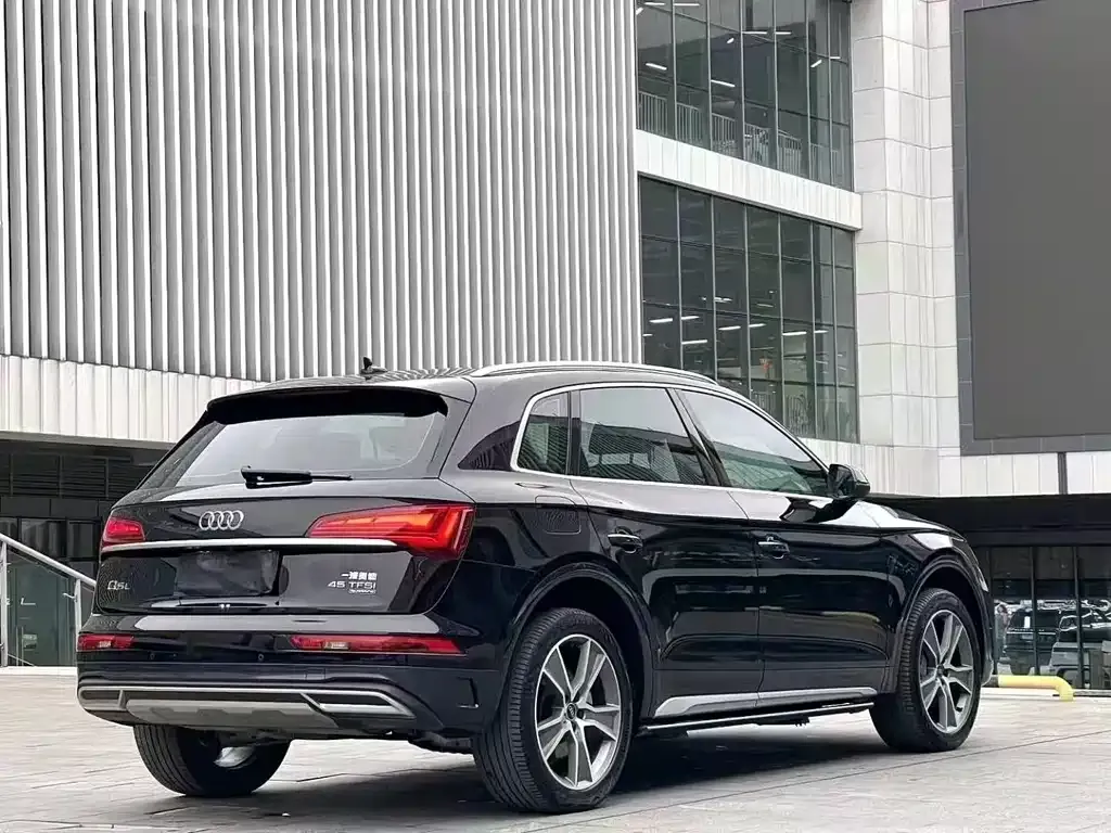 Audi Q5L — фото 2
