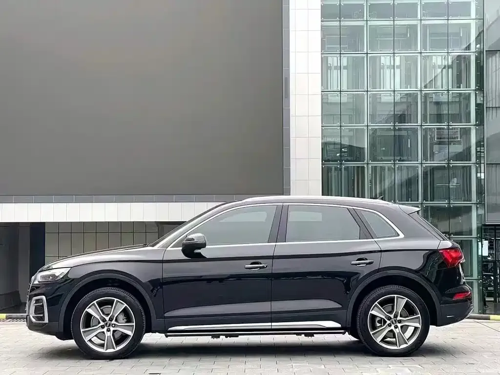 Audi Q5L — фото 3