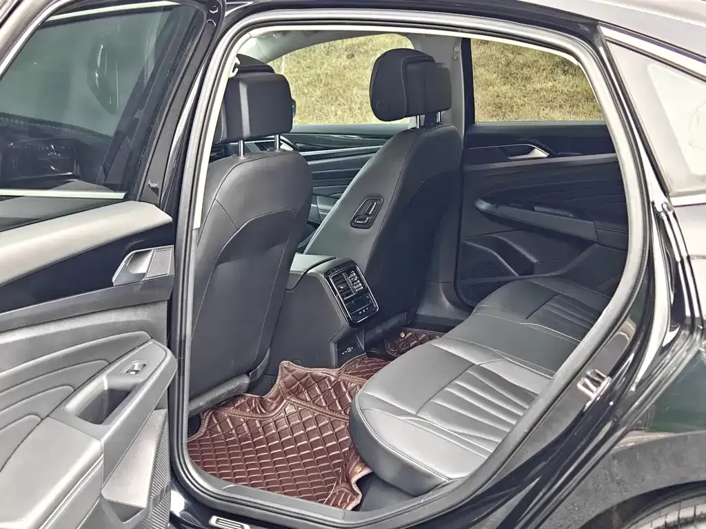 Volkswagen Passat — фото 5