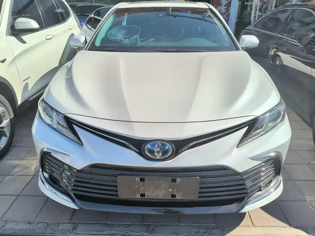 Toyota Camry — фото 10