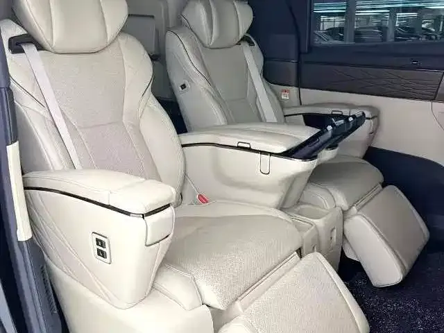 Toyota Alphard — фото 5