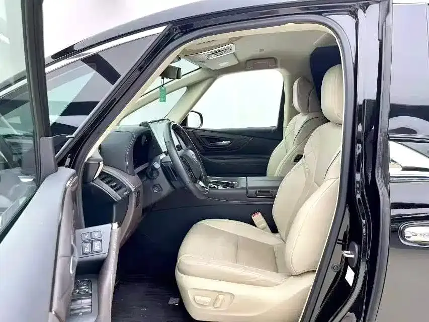 Toyota Alphard — фото 2